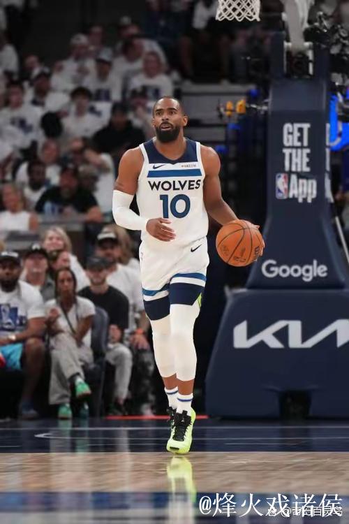 科尔频繁调整阵容致连败，库里与追梦作何反应？